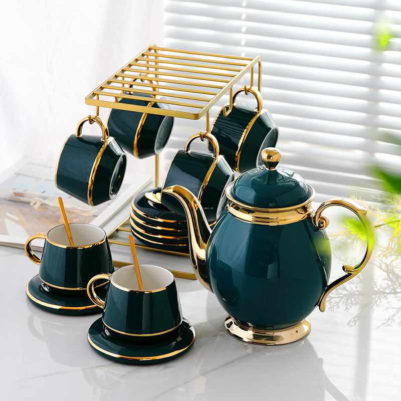 Holder european gold rimmed coffee cup set